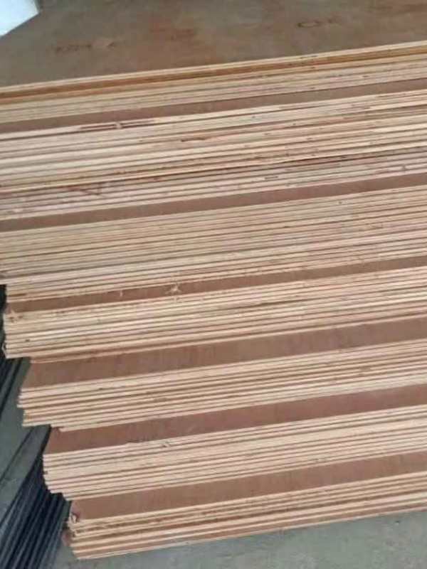 Triplek Kayu Sengon 4